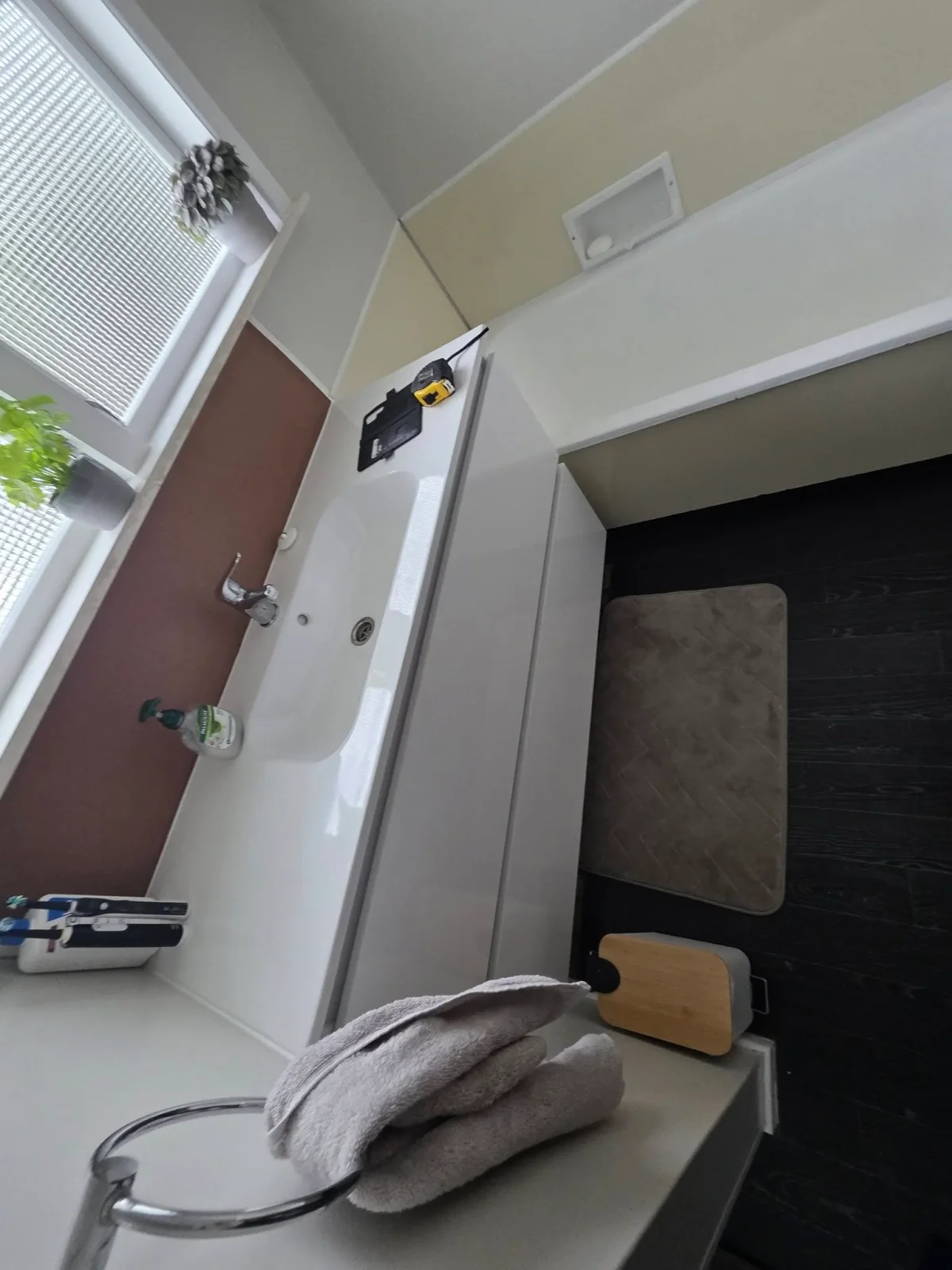 Bathroom before renovation - Project 2